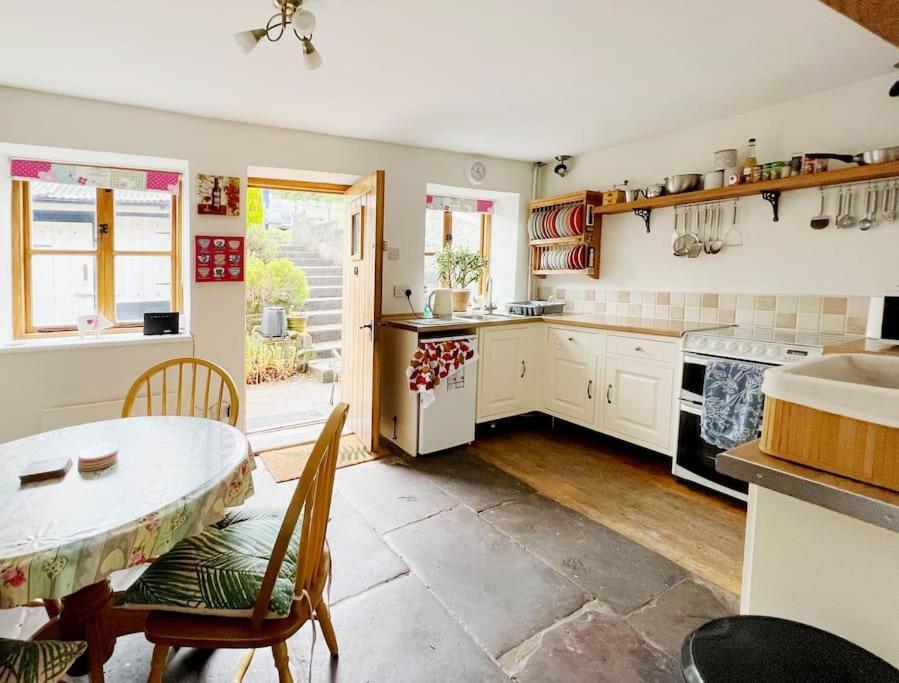 Foresters Inn Cottage Parkend Eksteriør bilde